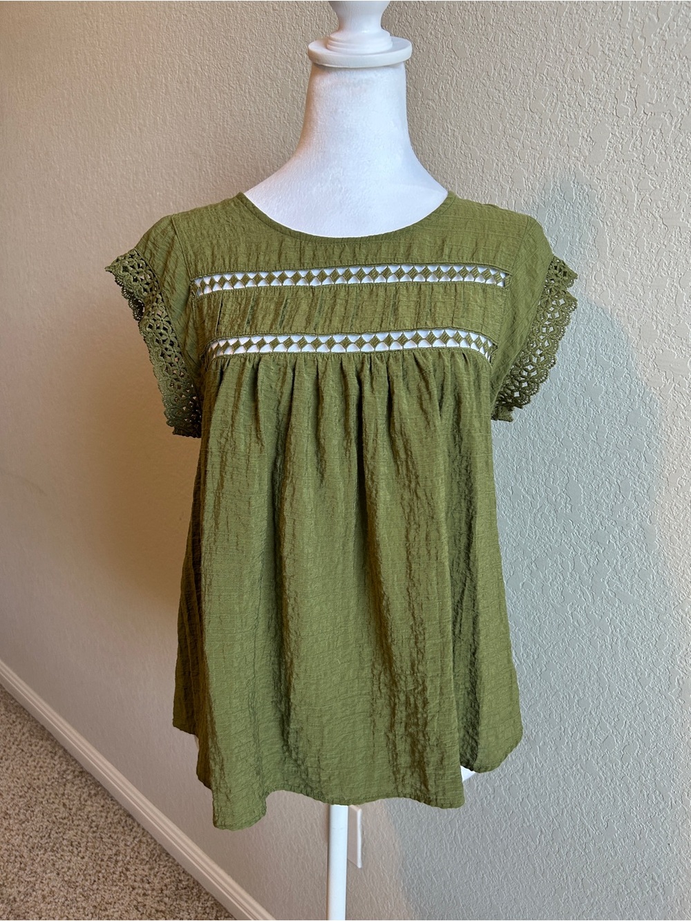 RO & DE Dark Olive Green Eyelet Lace-trimmed Babydoll Blouse Size Small
